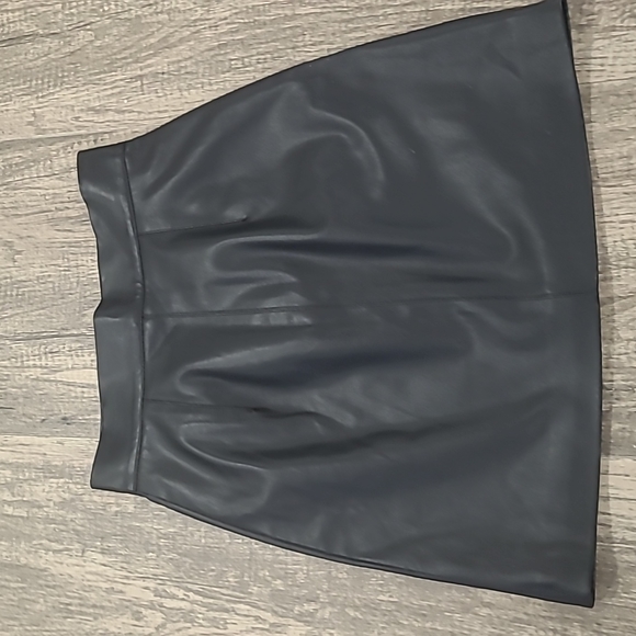 H&M Faux Leather Skirt - Picture 7 of 9